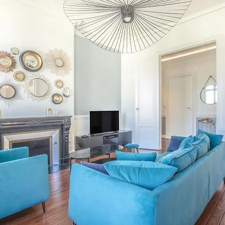 Apartment Magnifique Avec 3 En Hypercentre *