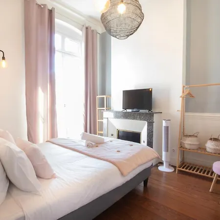 Apartment Magnifique Avec 3 En Hypercentre *