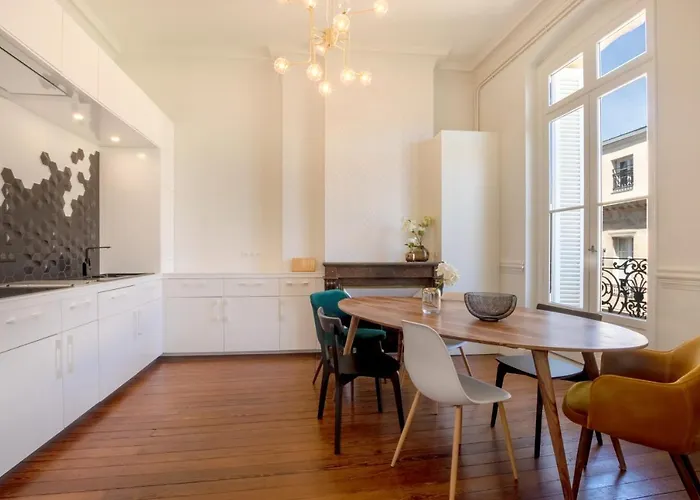 Magnifique Avec 3 En Hypercentre * Bordeaux